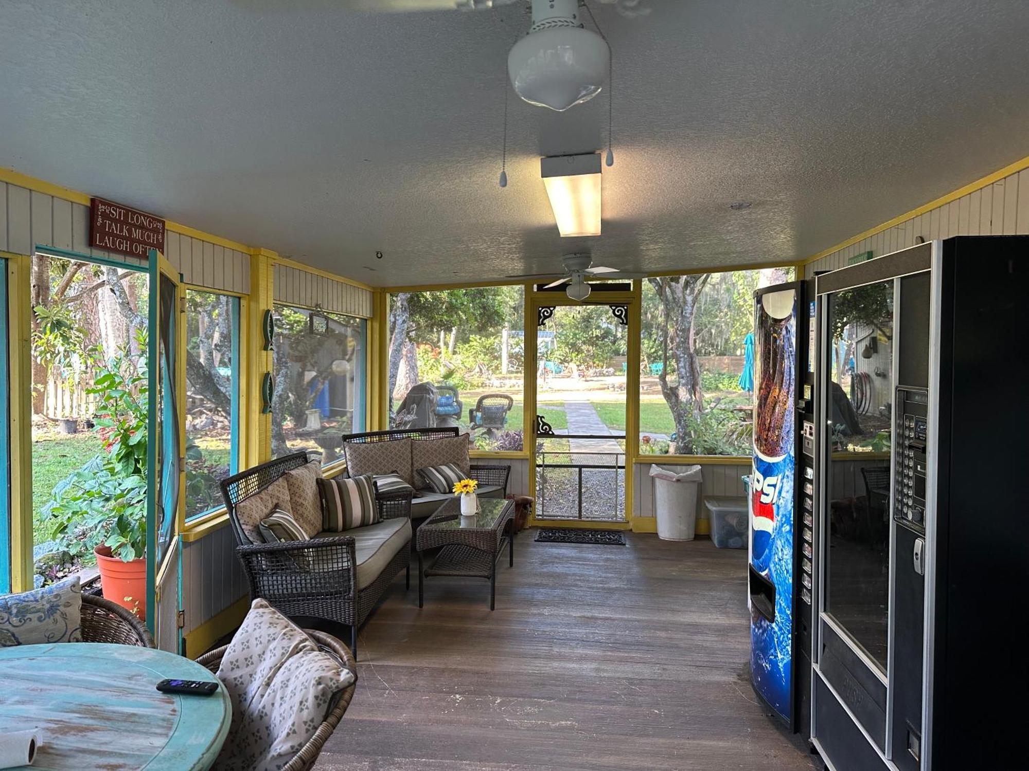 Inglis Nature Coast Inn & Cottages מראה חיצוני תמונה