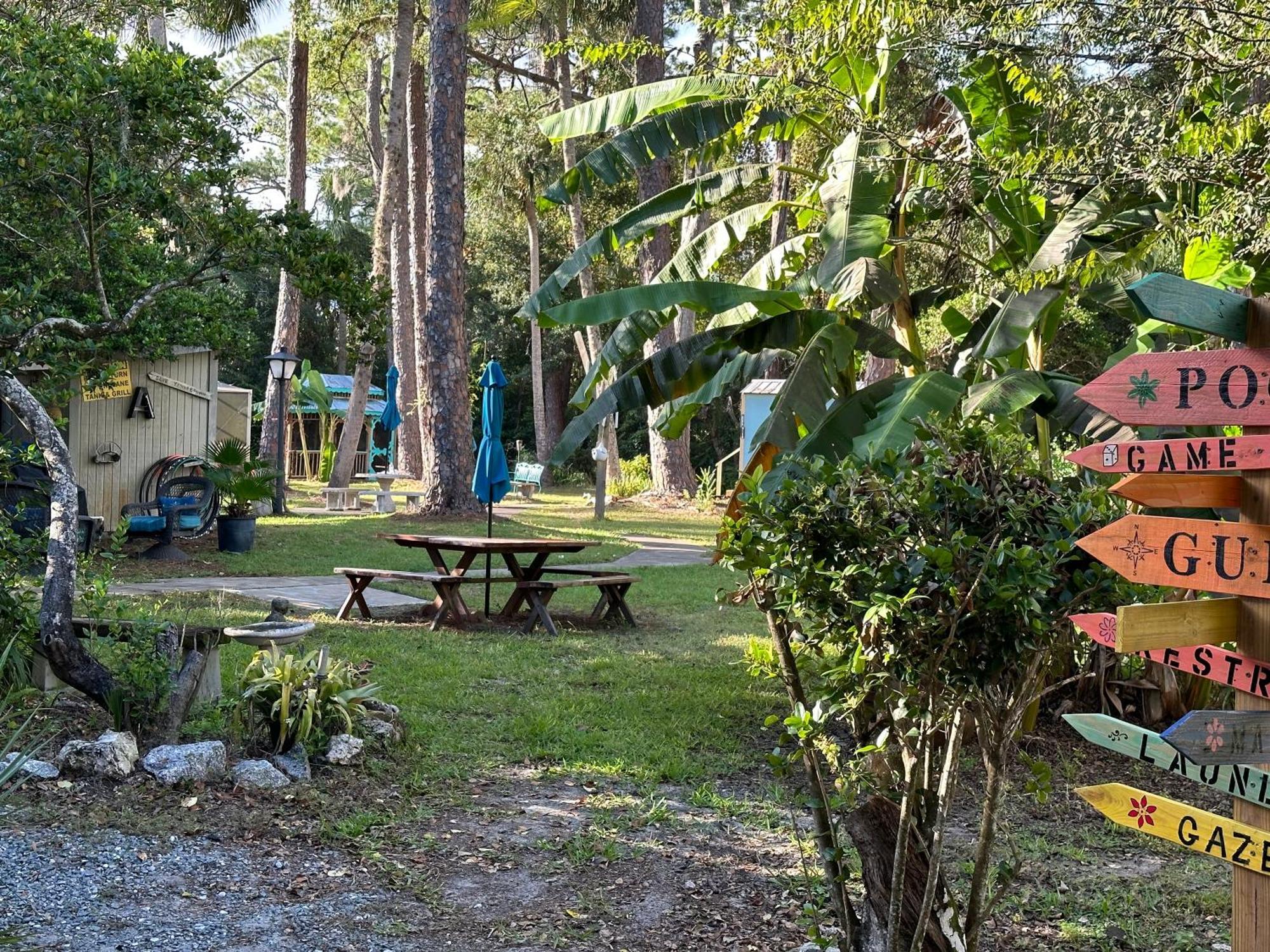Inglis Nature Coast Inn & Cottages מראה חיצוני תמונה